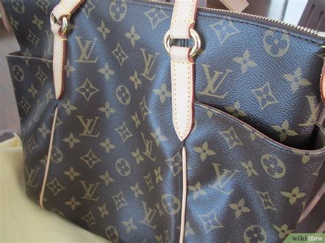 borsa louis vuitton falsa|false louis vuitton wallet.